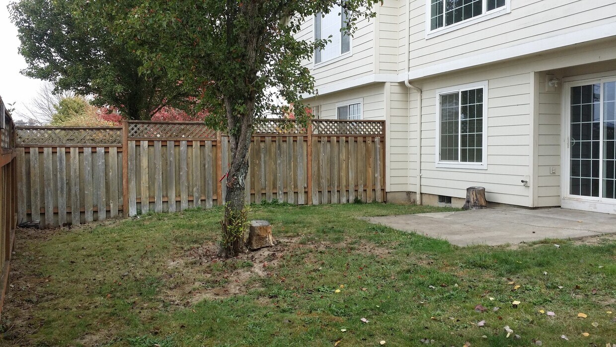 Foto del edificio - 2395-2395 NW Haun Dr