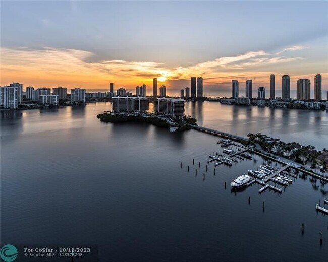 Building Photo - 7000 Island Blvd