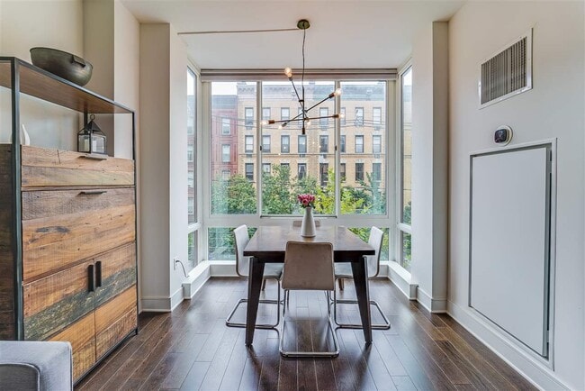 Foto del edificio - 1100 Maxwell Ln