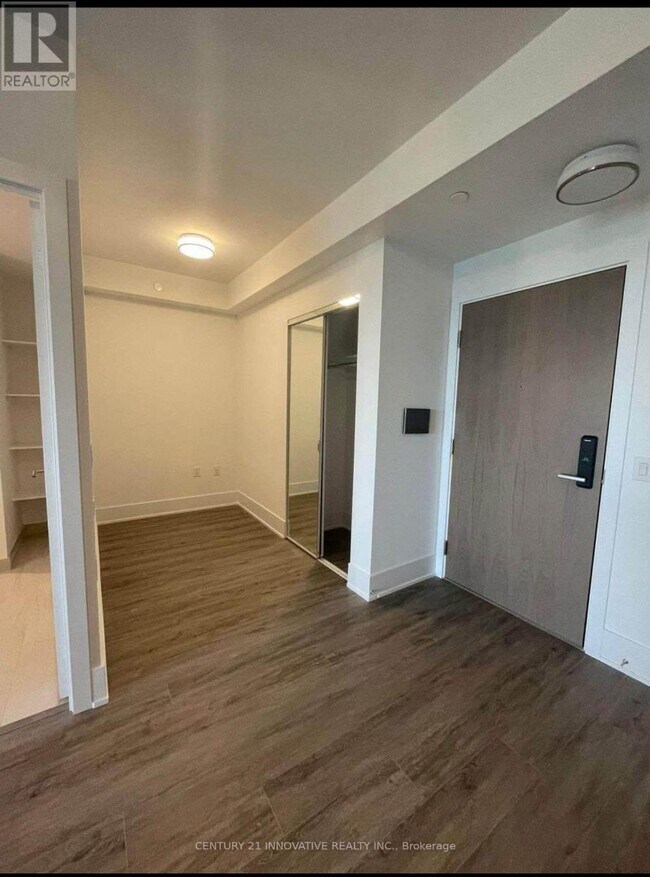 Photo du bâtiment - 575-2575 Bloor St E