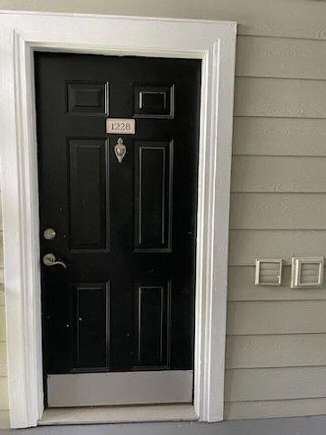 Building Photo - 1 Bedroom In Concord of West Ashley!