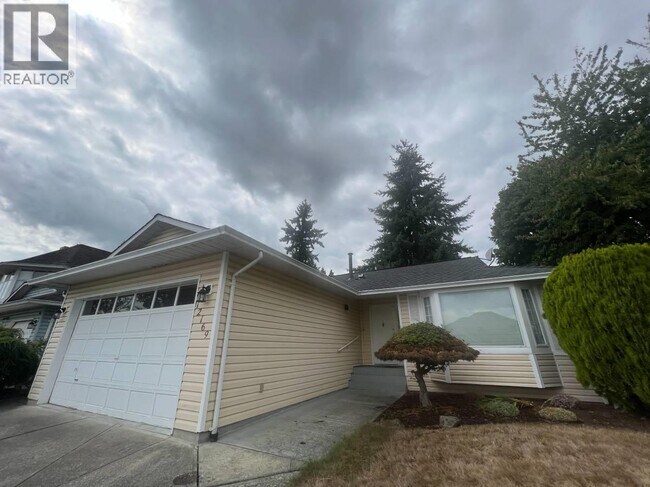 Building Photo - 12169 Cherrywood Dr