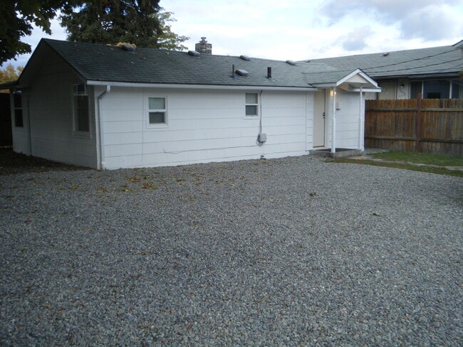 Building Photo - 304 E Olympic Ave