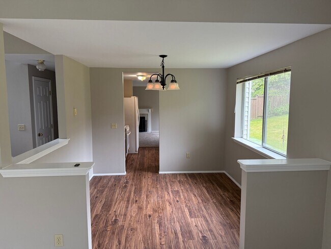 Foto del edificio - 4 Bedroom 2.5 Bath. Cul-de-Sac Home. New P...