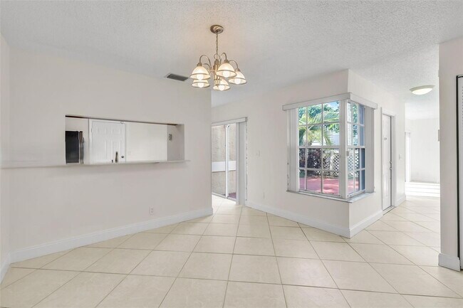 Foto del edificio - 11163 Chandler Dr