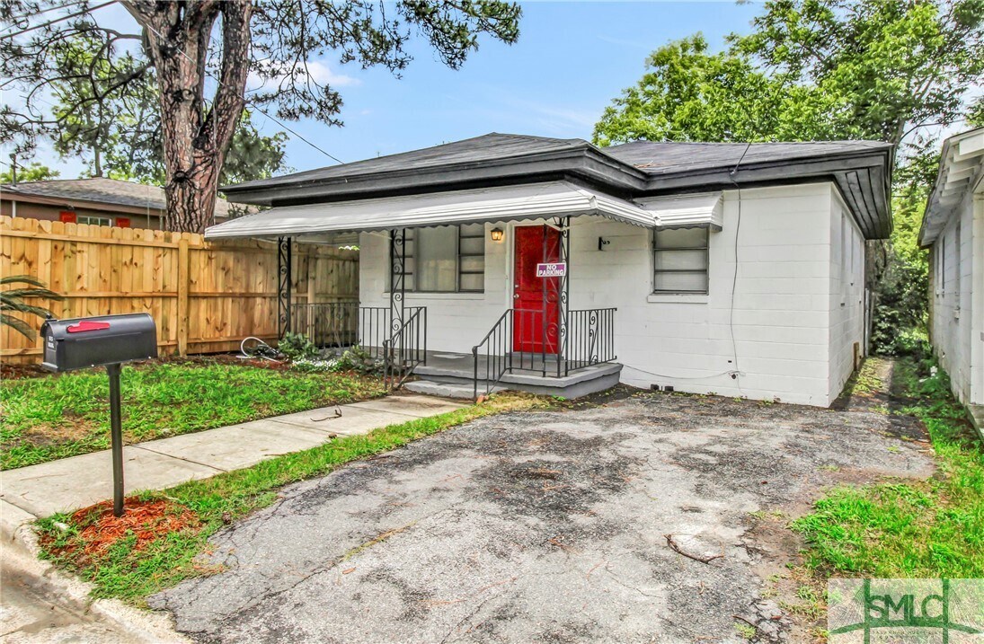 Primary Photo - 1120 Darwin St