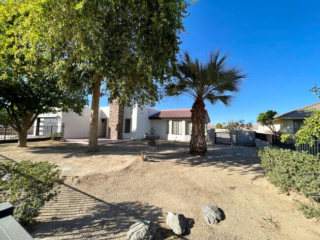 Foto del edificio - Remodeled Mesa Del Sol Home