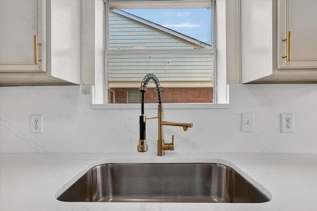 Building Photo - 9108 Tumbleweed Dr