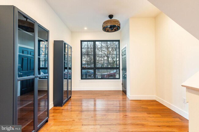 Foto del edificio - 412 Sepviva St