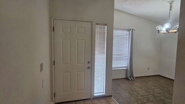 Building Photo - 814 Portugal Way