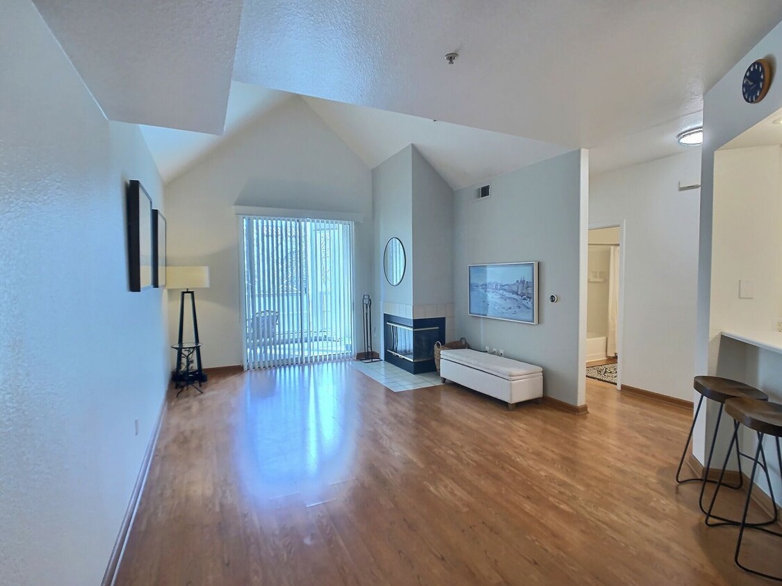 Foto principal - Top Floor Ryland Mews Condo in Downtown Sa...