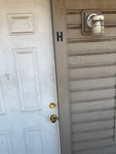 Building Photo - 3114 Oak Ln