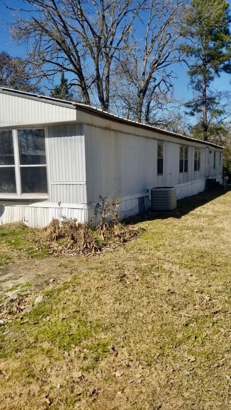 Building Photo - 2533 S Oaks Ln