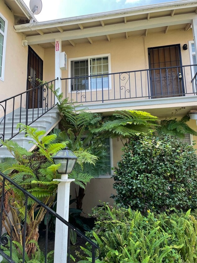 Building Photo - 7008 Flight Ave