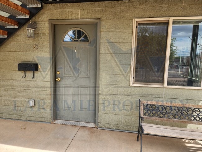 Building Photo - 1 Bed 1 Bath Apartment