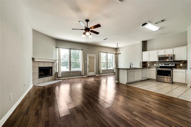 Foto del edificio - 1109 Oakcrest Dr