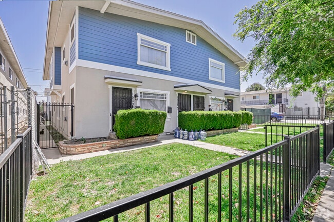 Building Photo - 1530 Henderson Ave