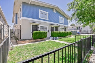 Building Photo - 1530 Henderson Ave
