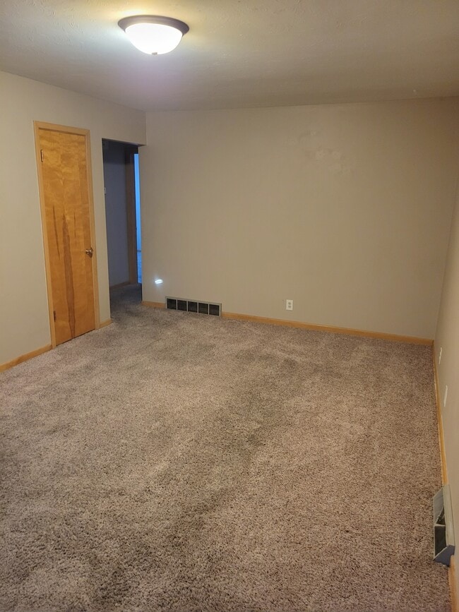 Building Photo - 6042 Adams St