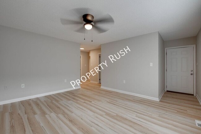 Building Photo - 340 Alpine Dr