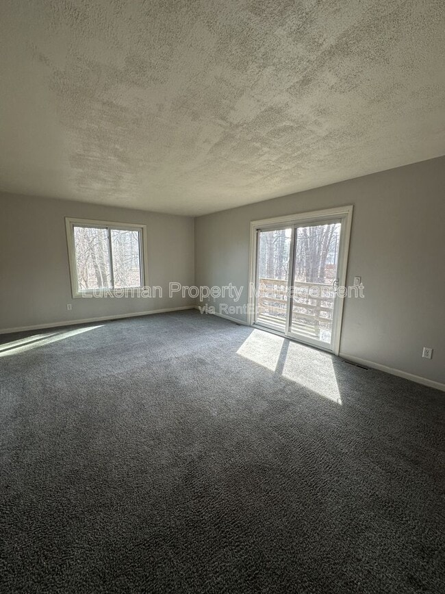 Building Photo - 9325 S Westnedge Ave