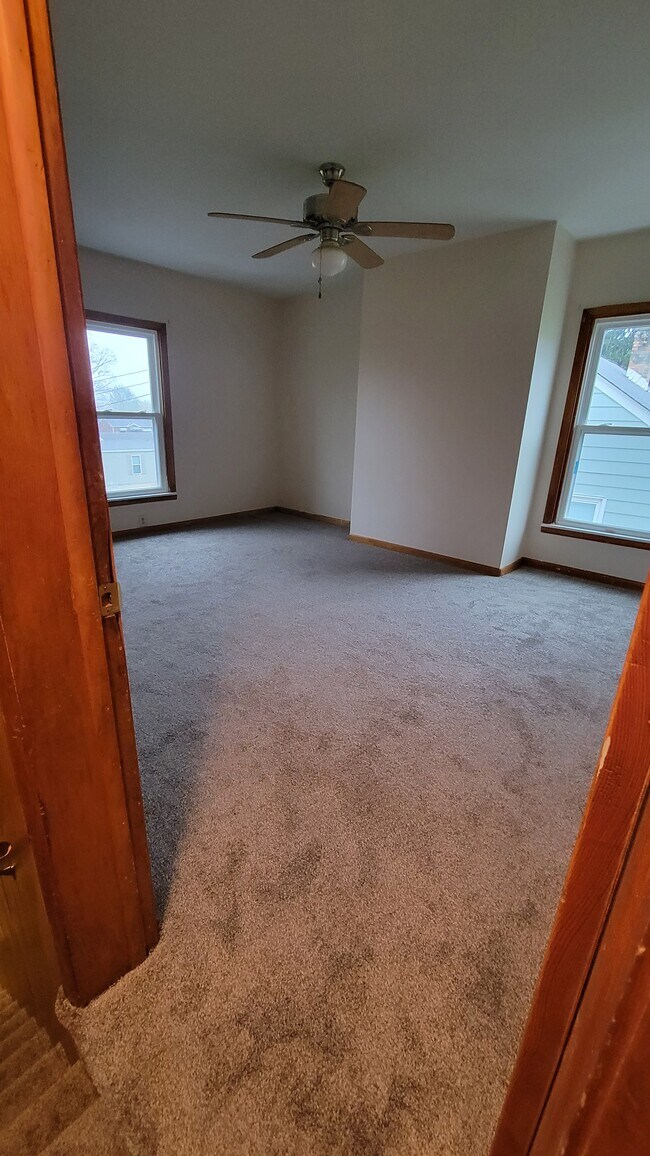 Master Bedroom - 1346 Keim St