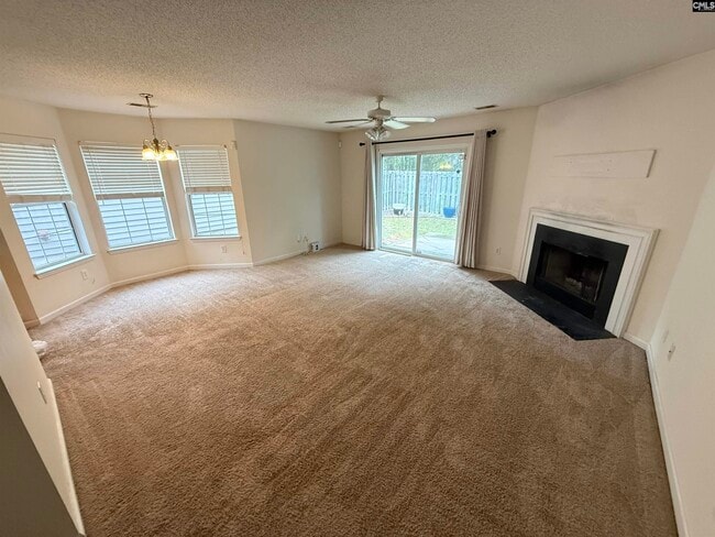 Building Photo - 16 Autumn Run Way