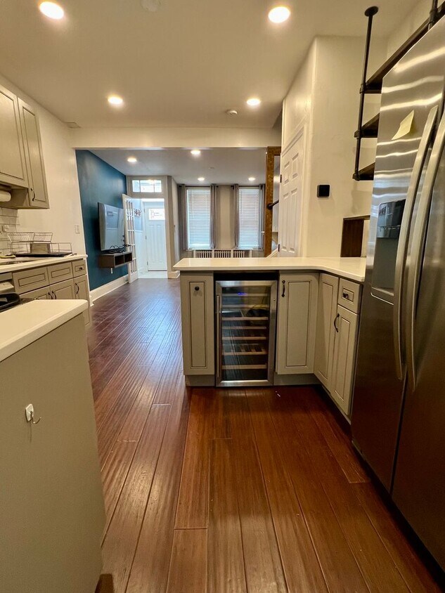 Stunning 4-Bedroom Townhome in the Heart of Fishtown! Available NOW! - Stunning 4-Bedroom Townhome in the Heart of Fishtown! Available NOW!