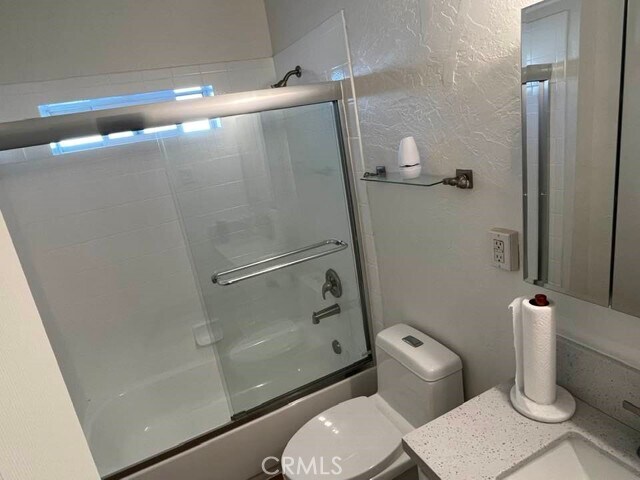 Foto del edificio - 1556 W 8th St