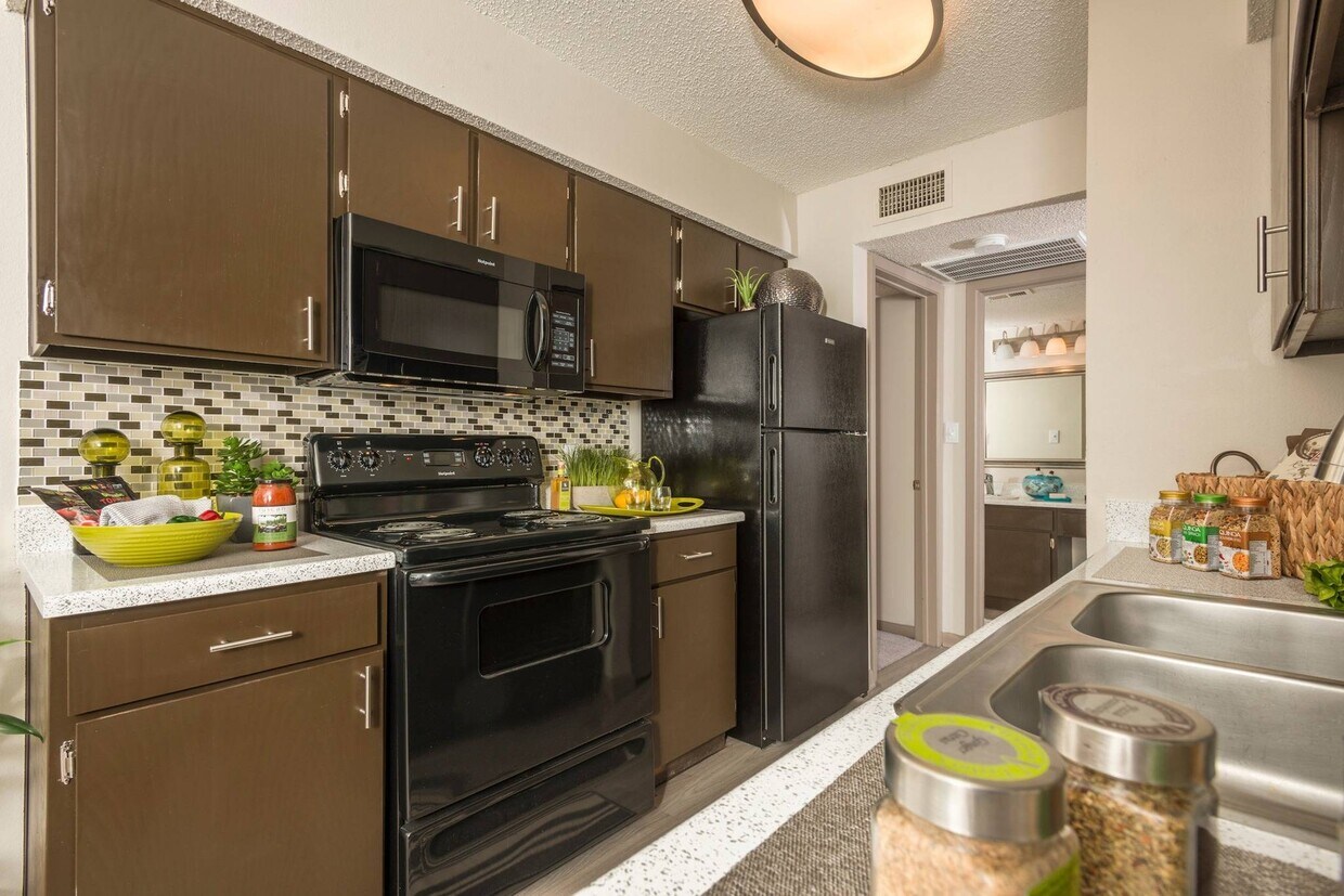 Derby Park 606 W Palace Pky Grand Prairie, TX Apartments for Rent
