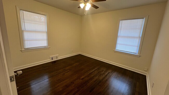 Foto del edificio - 2800 Long Way