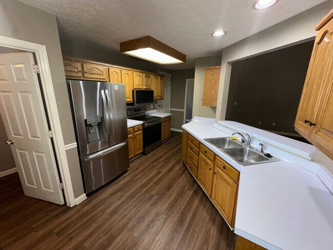 Foto del edificio - 1409 Aaronwood Dr