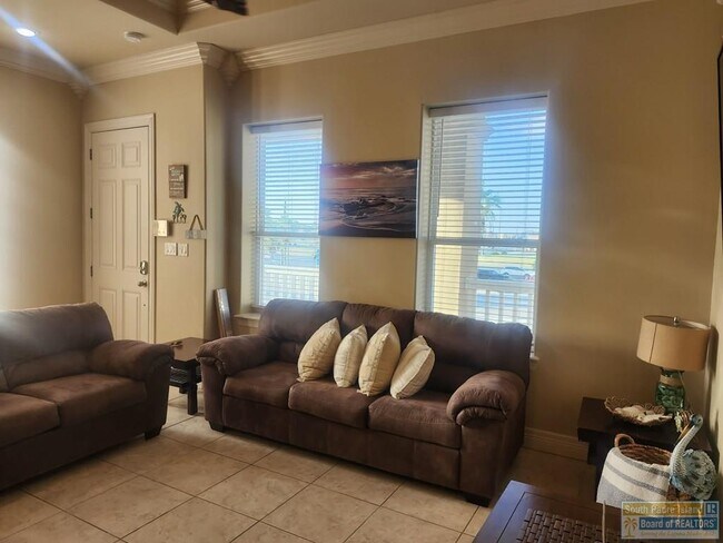 Building Photo - 103 E Aries Dr