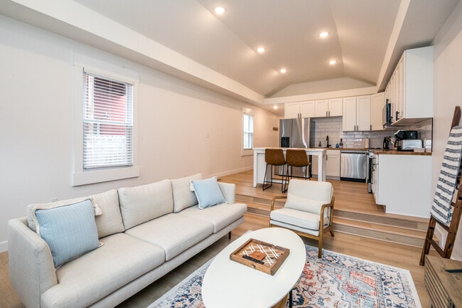 Foto del edificio - 1035 Hamlet St