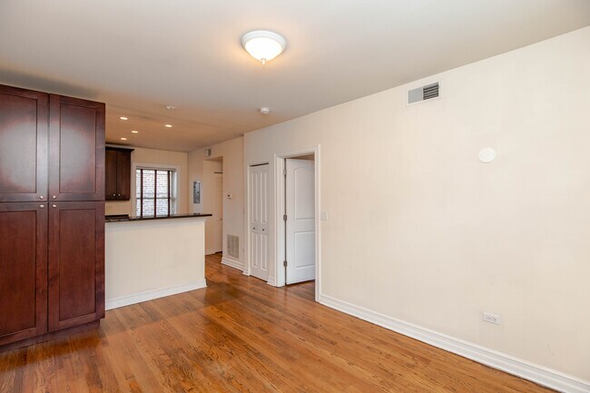 Foto del edificio - 3816 N Sheffield Ave