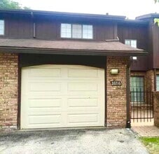 Building Photo - 26716 Summerdale Dr