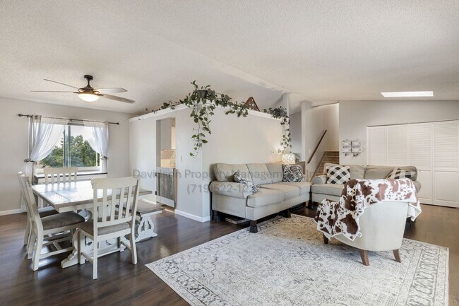 Foto del edificio - 7340 Waterwheel St