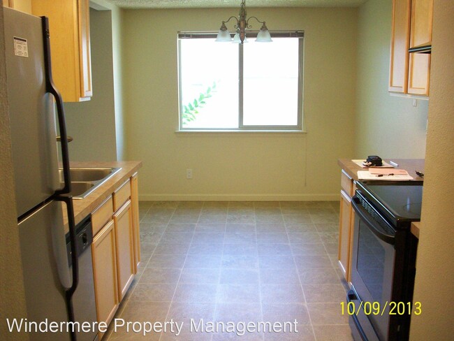 Building Photo - 2 br, 1 bath House - 1928 J St, Apt. 106