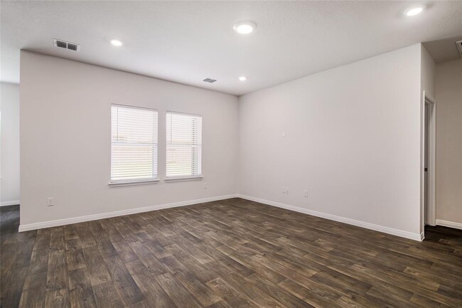 Foto del edificio - 13600 Thomas Wheeler Wy