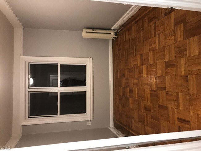 Building Photo - 4 br, 1 bath Apartment - 2729 21st St