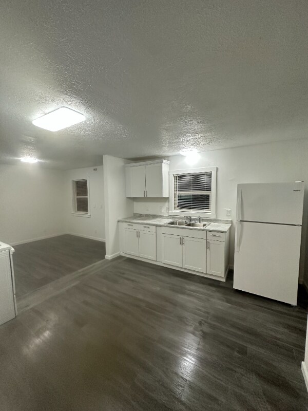 Building Photo - 4975 Breanna Ln NE