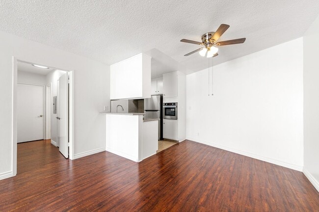 Interior Photo - Burton Almont