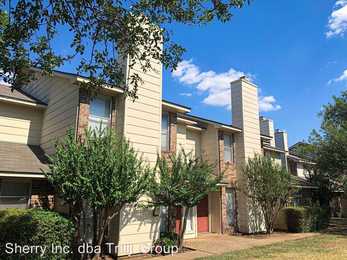 Building Photo - 317-319 Romana Cir