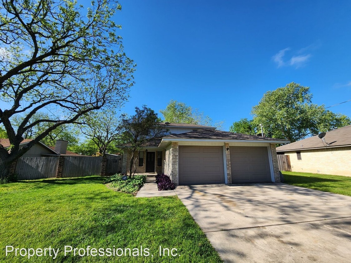 3 br, 2.5 bath House 1327 Lake Winds Circle House for Rent in New