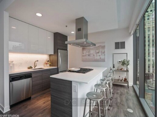 Foto principal - 213 W Grand Ave