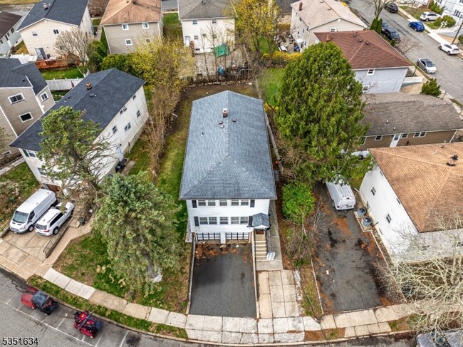 Building Photo - 24 Cooper Dr