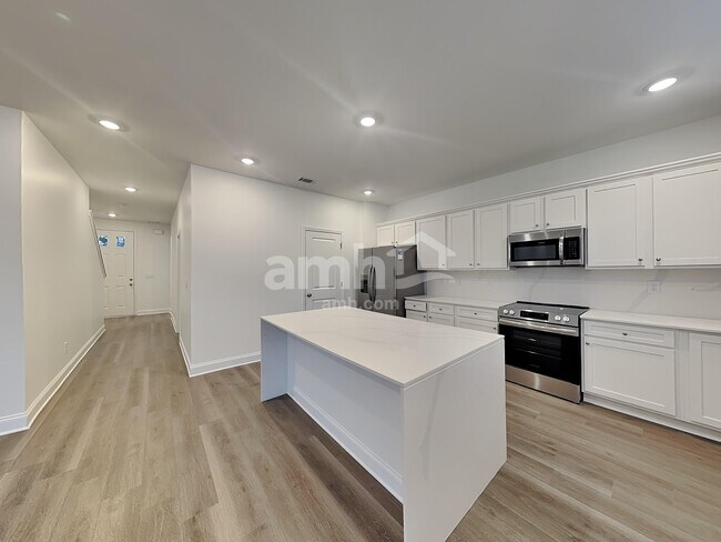 Foto del edificio - 439 Hickory Pointe Rd