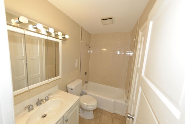 Foto del edificio - 6127 Shillington Dr