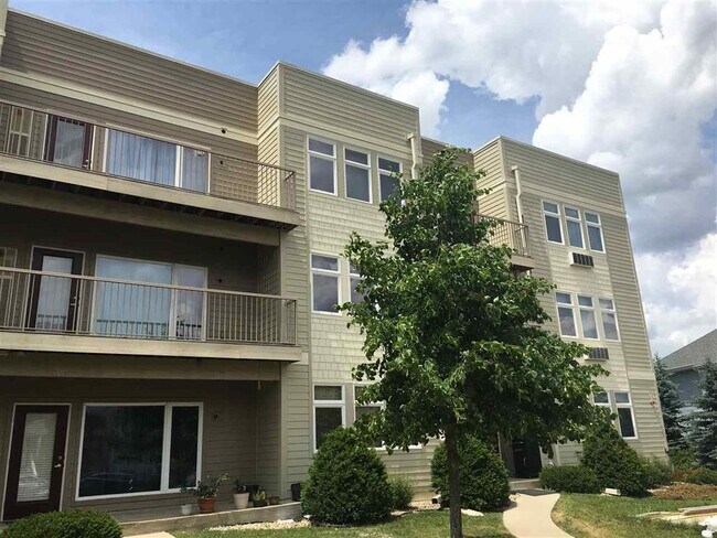 Foto del edificio - 8206 Starr Grass Dr