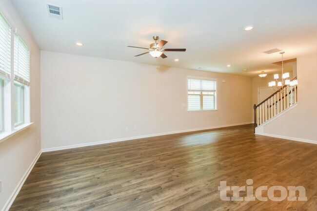 Building Photo - 148 Chapelcrest Ln